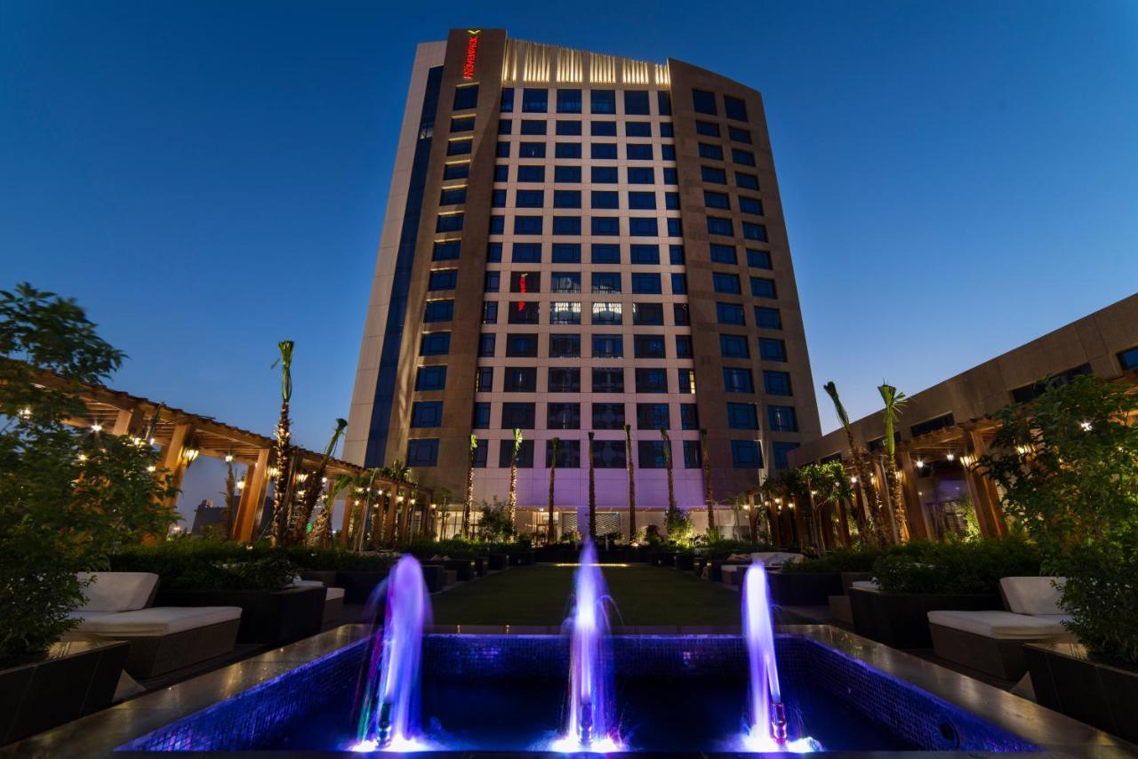 Movenpick Hotel And Residences Rijad Zewnętrze zdjęcie Hilton Cairo