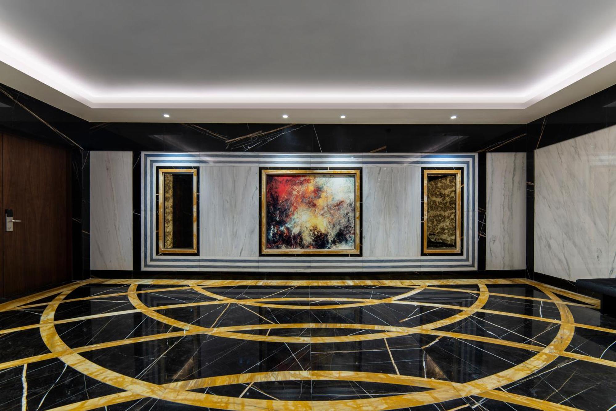 Movenpick Hotel And Residences Rijad Zewnętrze zdjęcie The lobby of the Ritz-Carlton, DIFC