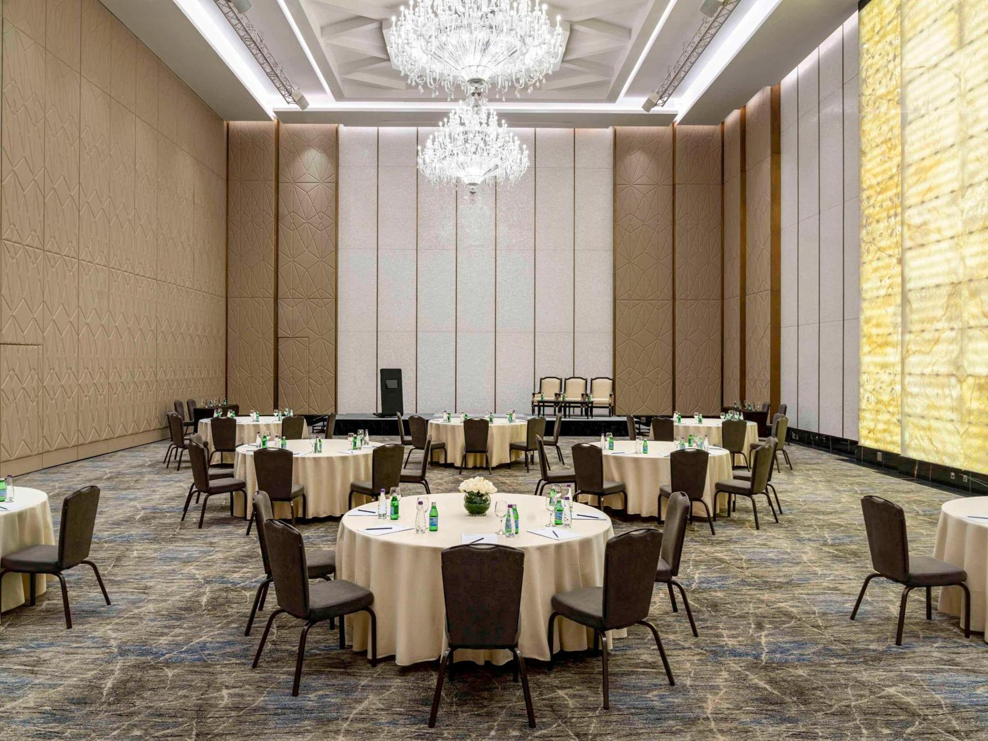 Movenpick Hotel And Residences Rijad Zewnętrze zdjęcie The ballroom